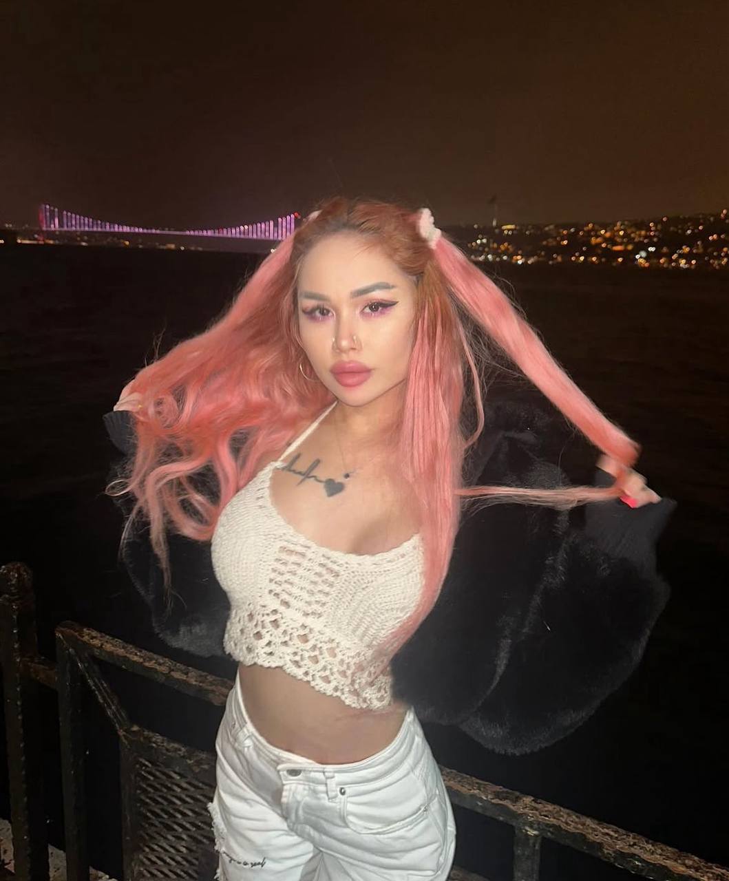 kayaşehir escort Bayan Meldanın Etlileyici Göğüsleri